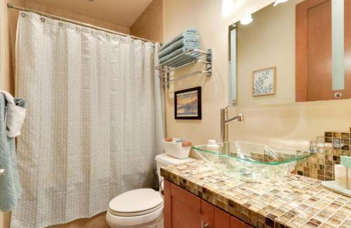 Walk Downtown Stunning Condo with Attached Garage - Foto 22