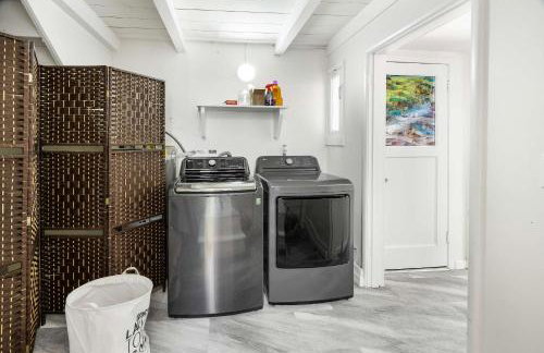 Vintage Charm 3BR Home w Yard Pets Welcome - Foto 17