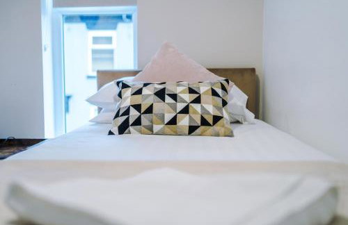 Oxford House by YourStays - Cosy Home in the Suburb of May Bank - Foto 36