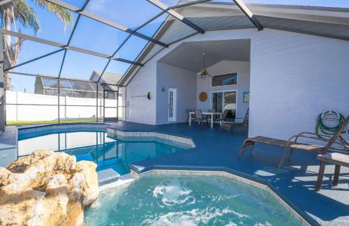 Magical 5-Bedroom Retreat w/ Pool, 3 Ensuite Bedrooms, Near Disney, and Internet! - Foto 34