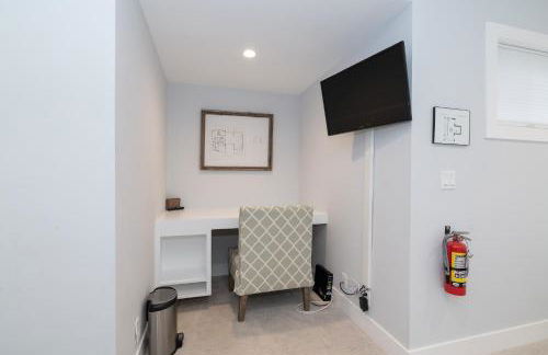 My Blue Haven - Shared lake access across the street! Glamorous home! - Foto 37