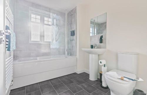 #83 Stylish Wigston Home - Near Bradgate Park - Sleeps 4 -" Perfect for contractors and Families - Free Parking" - Foto 26