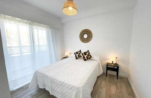 NUEVO, primera linea de playa, con piscina y vistas al mar - Foto 27