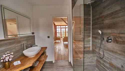 Lichtdurchflutetes Traum-Loft mit Panoramablick - Foto 5, Shower