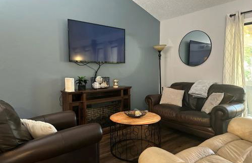 No Putts Given. Cozy home on Par 4, free Golf Cart and Pool access - Photo 4