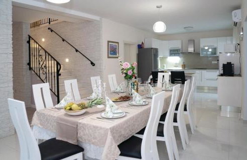 Awesome Home In Radosic - Foto 21