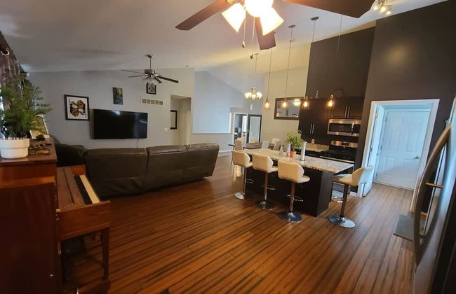 Remodeled and Inviting Free EV Charging Station Level 2 - Photo 34