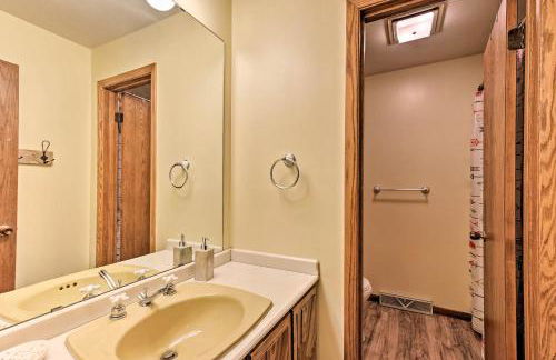 Arbor Vitae Home with Game Room Snowmobiles Welcome - Foto 28