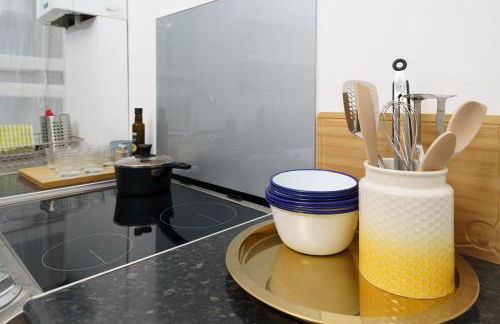 50 meters to the metro - Foto 13