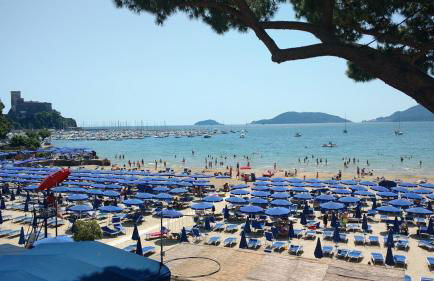 San Terenzo Poets of the sea with parking and balcony - Photo 47