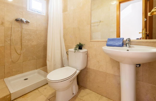 3 bedroom House in Salou with swimming pool and garden - Photo 24