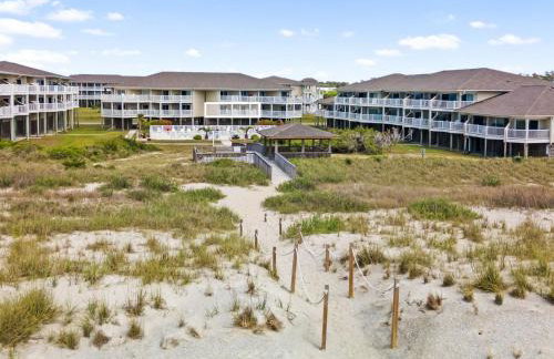 Southern Shores Oak Island Oceanfront with Pool Villa - Foto 46