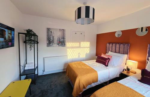 Darfield 4 Bedrooms Home 6 Beds 2 Showers Driveway Parking For Business Stays - Foto 9