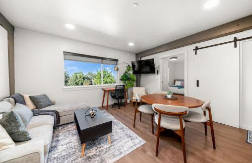 2BR in Downtown with Parking - Foto 25