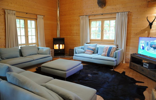 Spacious Chalet Located at Bomal with Hot Tub & Garden Parlour - Foto 15
