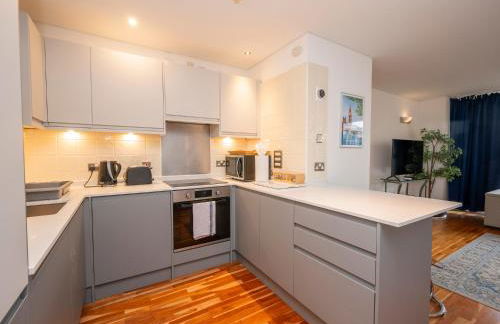 Bright Spacious Modern 5th flr City Oasis-Sleeps 6 - Pass the Keys - Foto 14