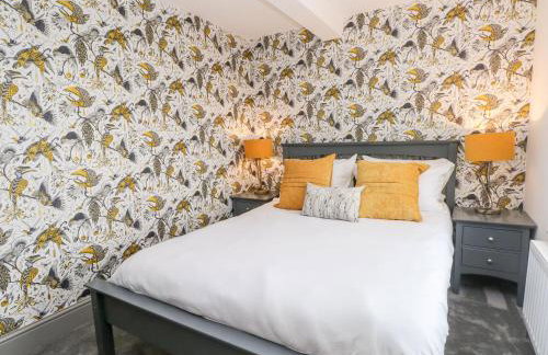 HollyDale - Photo 24