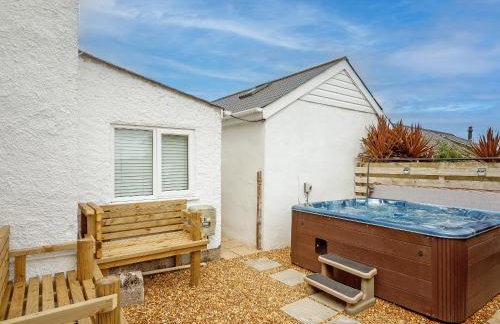 The Farmhouse - Photo 24