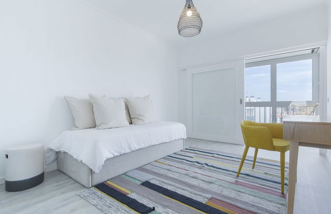 Luxurious Seaview Apartment in Estoril - Photo 15