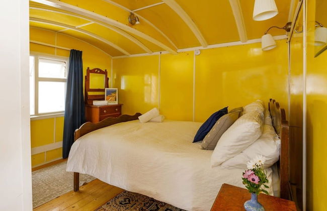 Sunny Seafront Chalet - Sleeps 6 - Photo 56