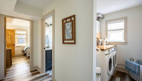 Riverside Relaxer w/Hot Tub+Fire Pit +Wifi & view - Foto 4