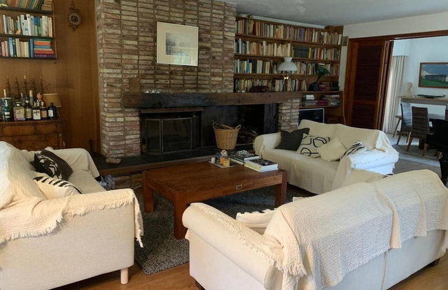 Charming Home w/ Garden - Foto 16