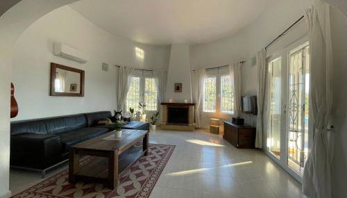 Private Hilltop Villa with Sea and Mountain Views - Foto 5