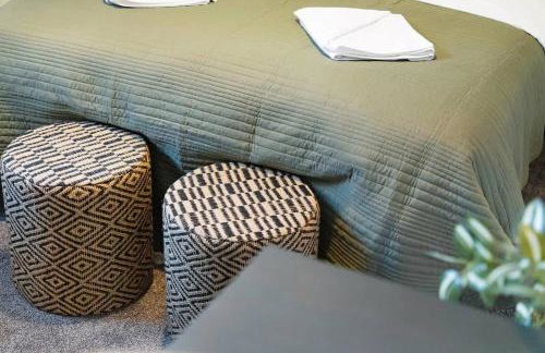 Convenient 2BR Stay on Gladstone Street Near Transport - Photo 19