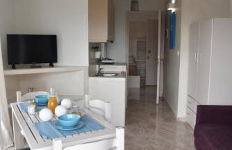 KyMa Studios and Suites - Photo 23