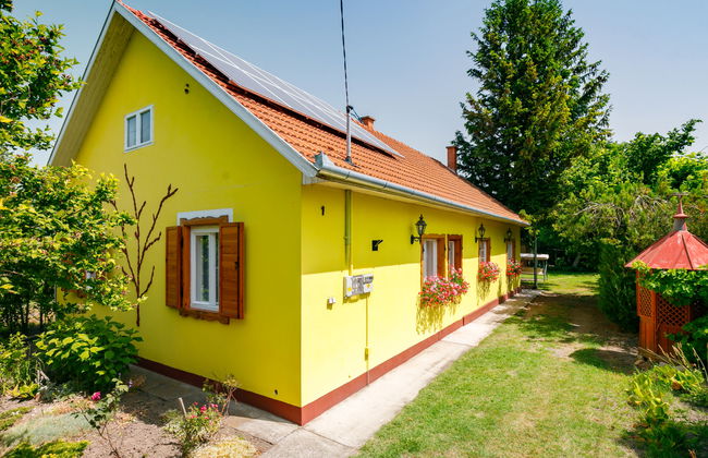 3 bedroom House in Balatonfenyves with garden and terrace - Photo 1