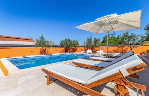 Amazing Home In Pula With Kitchen - Foto 13