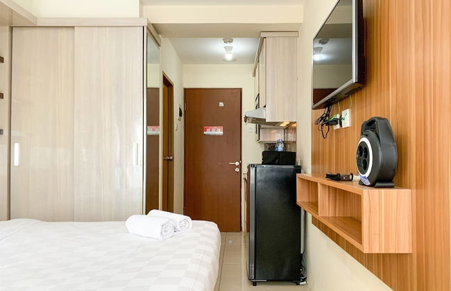 Modern Look And Comfy Studio Tifolia Apartment - Foto 7