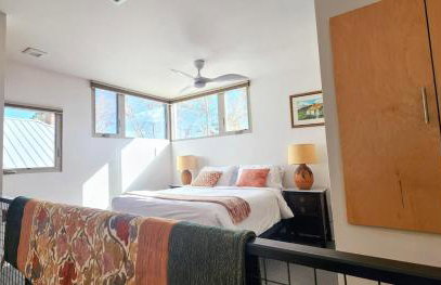 Elegant Townhome in Heart of Down Town - Foto 18