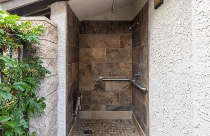 Coastal Retreat w Pool Spa BBQ Near Beaches Golf Courses Ritz Pointe Condo by AvantStay - Foto 35