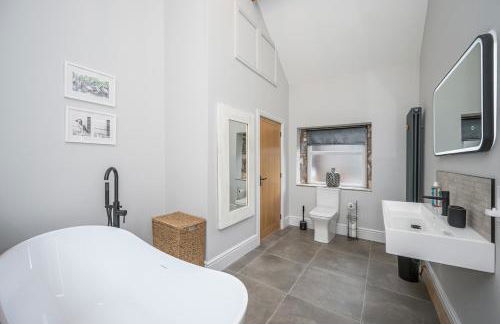 The Pool House - 4 En-suite Bedrooms - Wood Burner - Foto 12