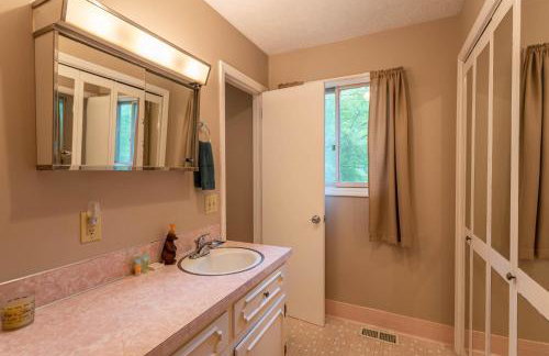 Bucky's Hideaway - Photo 17