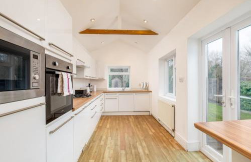 Family Friendly 3 Bed Home In Pinner Pets Welcome - Pass the Keys - Foto 9