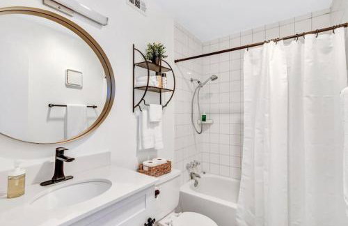 Modern Designed, Lakefront Home in Garland - Foto 20