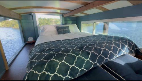 The Burrow-a floating cabin - Foto 4