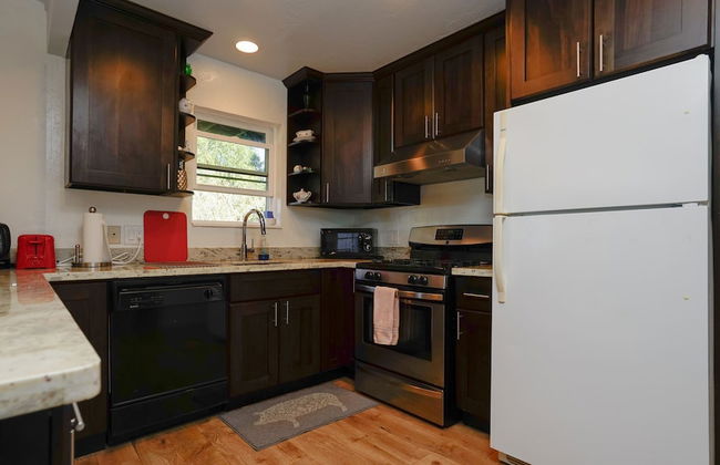 At Marbella Lane - Flamingo Lady, SFO - Foto 7