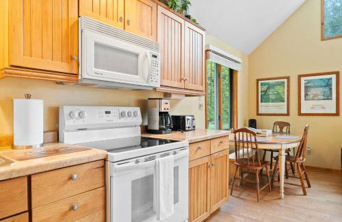 Sunset Shores - Chalet Cabin #3 by Simple Life Rentals - Foto 7