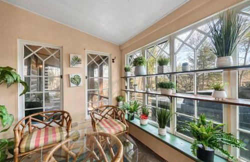 Unique Cabin With Hot Tub Close to Town - Foto 31