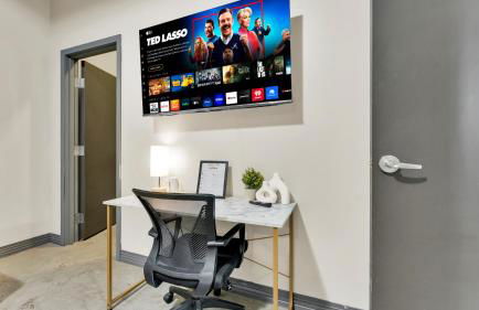 Downtown Loft I Pool, Gym, Free Parking, FIFA 2026 - Foto 21