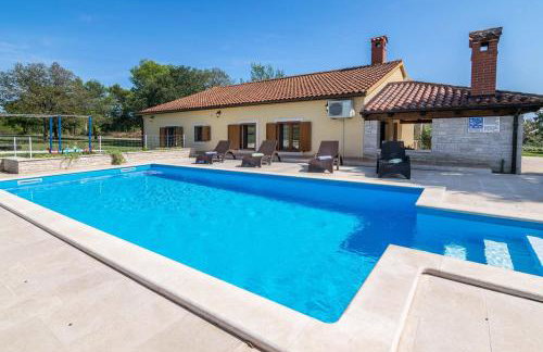 Villa Emanuel Comfortable Holiday Residence - Foto 1