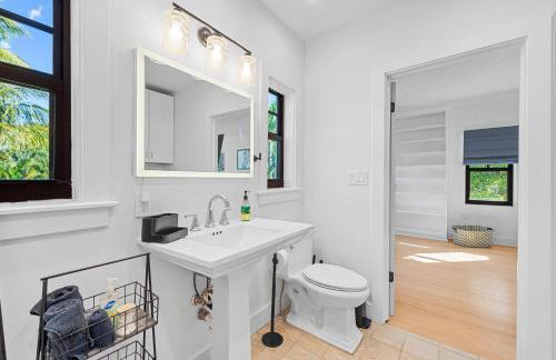 Sunny 4BR Getaway Pool & Private Guest Suite - Foto 36