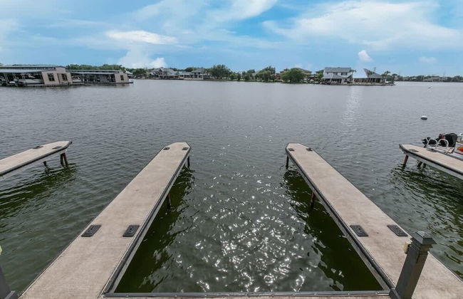 Cape Terrace Waterfront Oasis - Foto 20