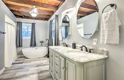 Waterfront Home Spectacular On-Site Fishing! - Foto 15