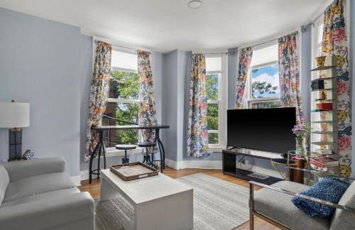 Stylish Downtown Condo in a Historic Landmark Home - Foto 7