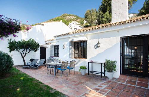 Beautiful house with garden & views in Mijas - Photo 1