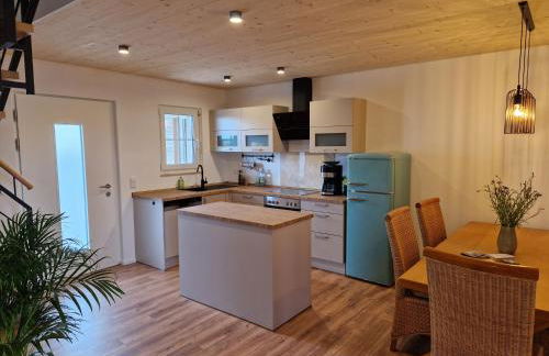 FeWo1 neuwertige, große 110qm FeWo über zwei Etagen mit Balkon im Außenbereich - Foto 4